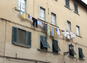 windows and laundry. Italy_the wordsmith